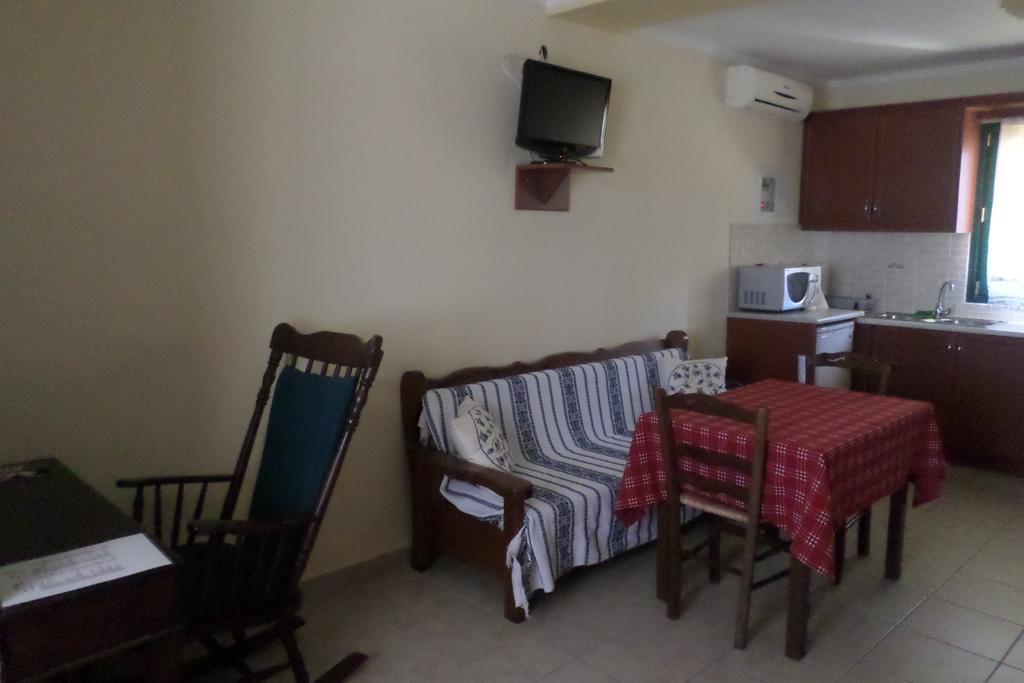 To Asteri Apartment Avgonima Luaran gambar