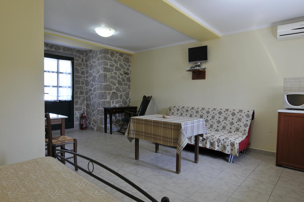 To Asteri Apartment Avgonima Luaran gambar