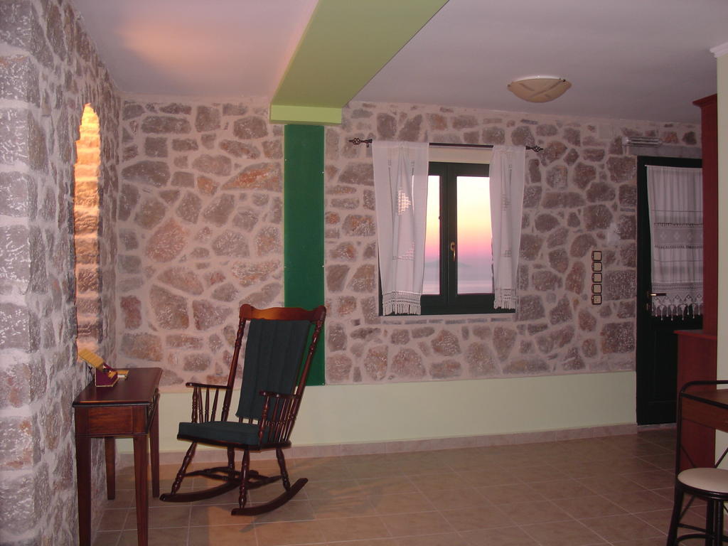 To Asteri Apartment Avgonima Bilik gambar